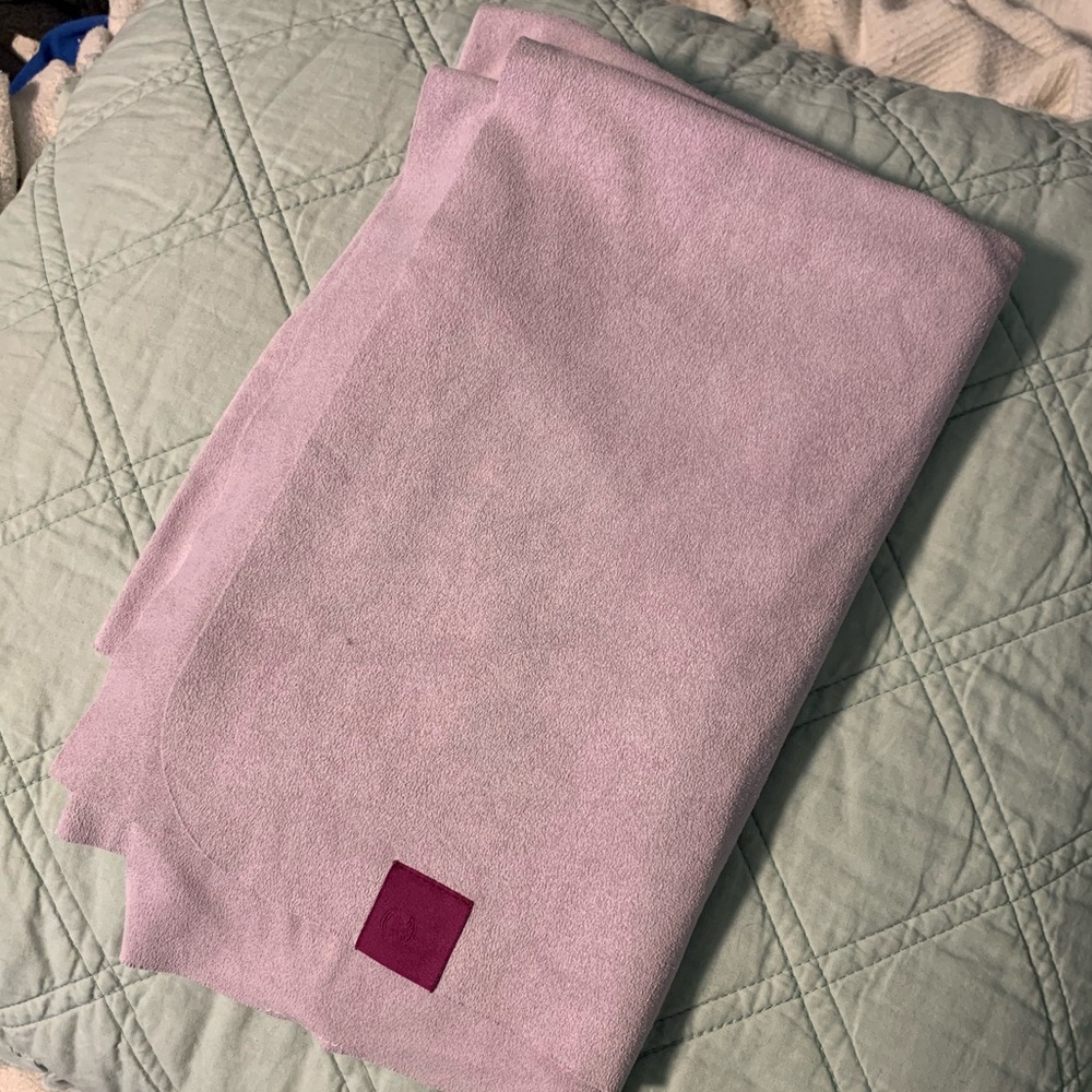 Lululemon- yoga The Towel